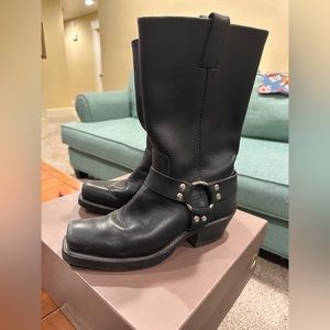 Frye Harness Boots.  Black size 8.5.  Women’s,leather.